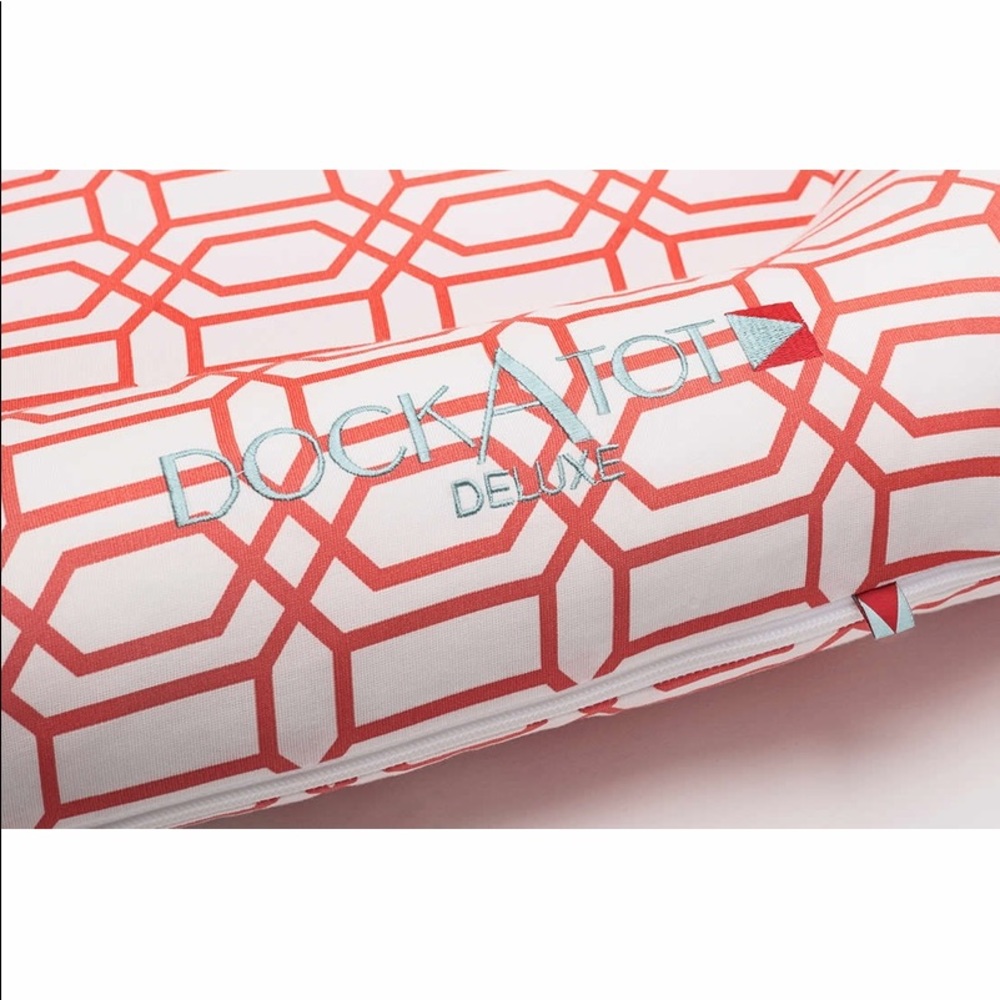 DockATot Deluxe Dock in Coral Trellis